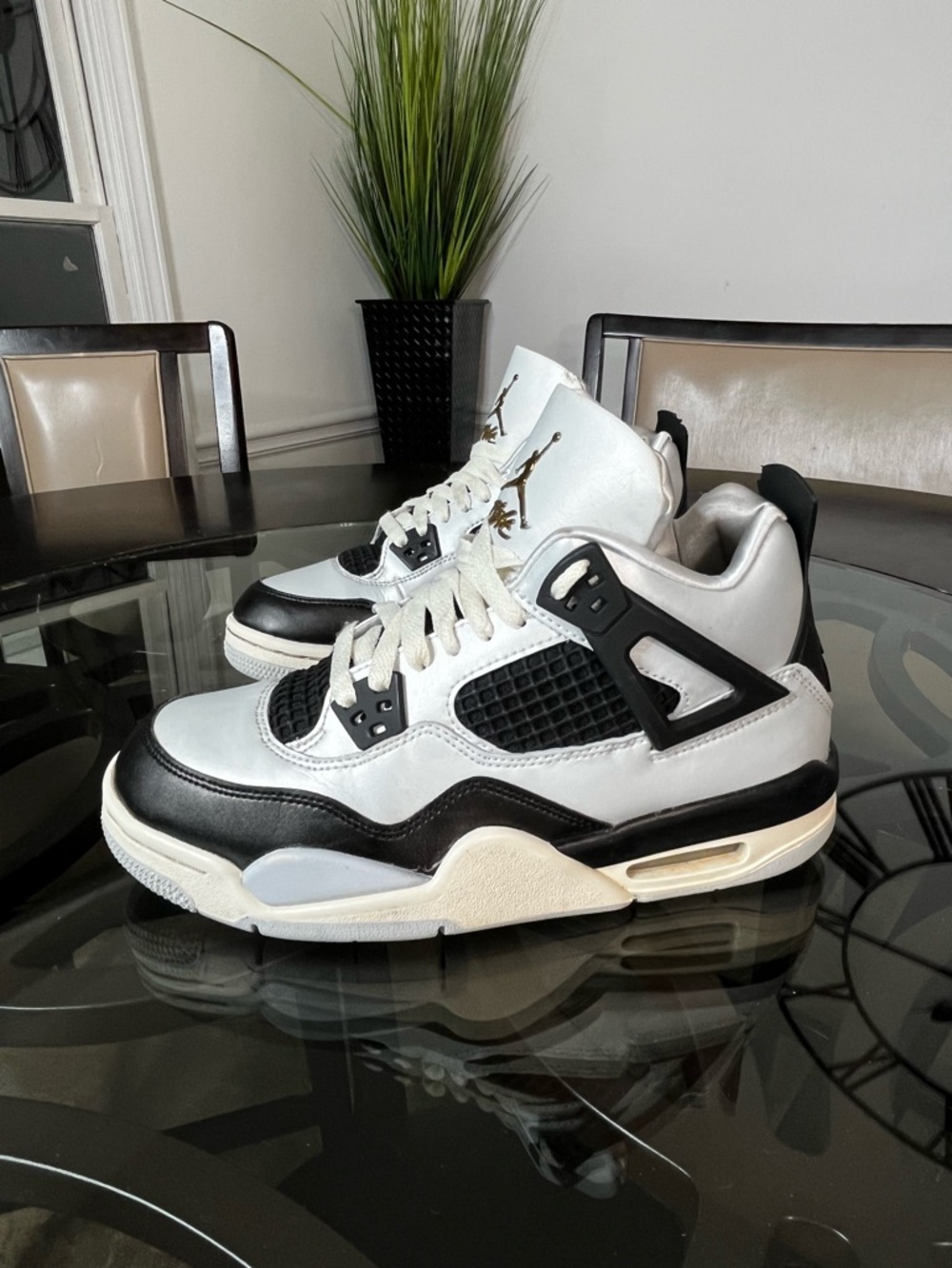 Nike Air Jordan 4 Retro
Platinum Gold Sneakers Sz 6Y